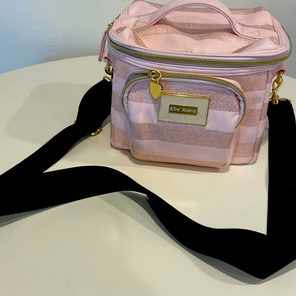 Betsey Johnson lunch bag